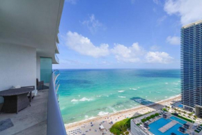 Stunning Beachfront Condo with Ocean View